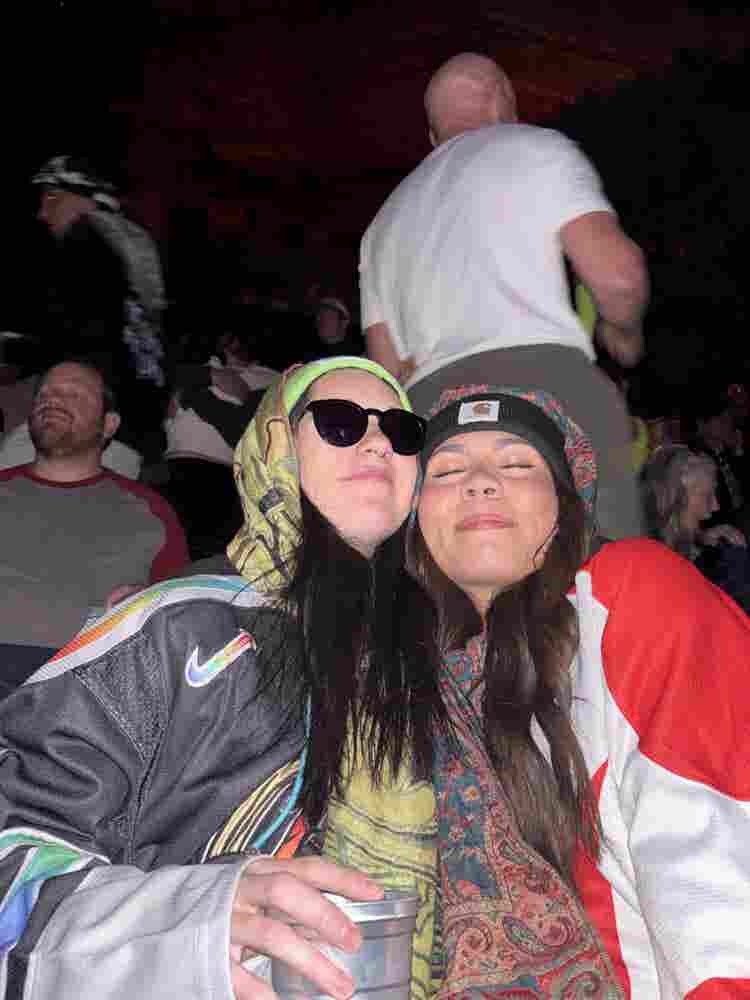 looking for a roommate