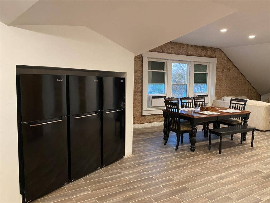 Room for Rent Inside of MANSION!