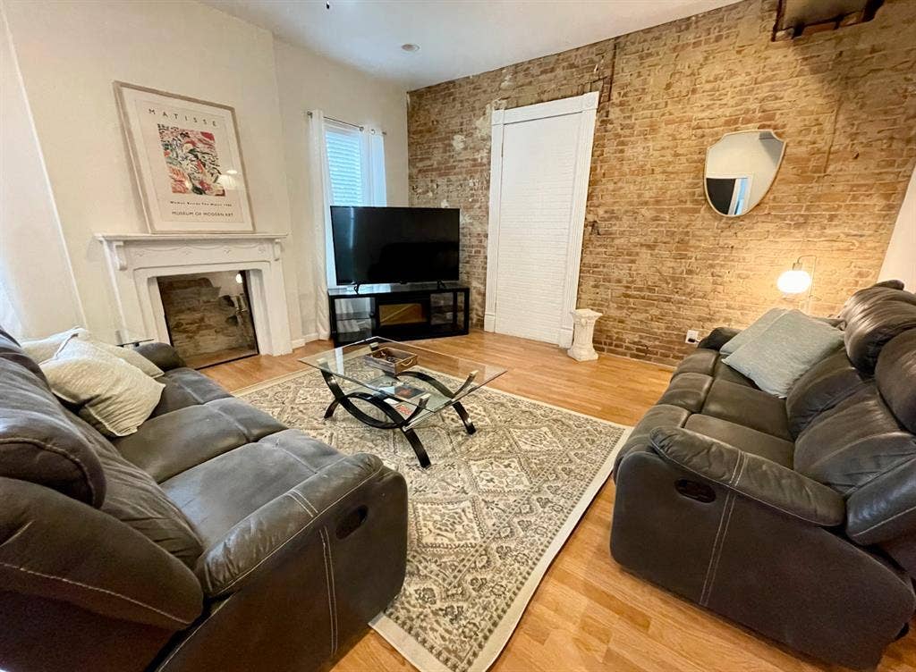 Room for Rent Inside of MANSION!