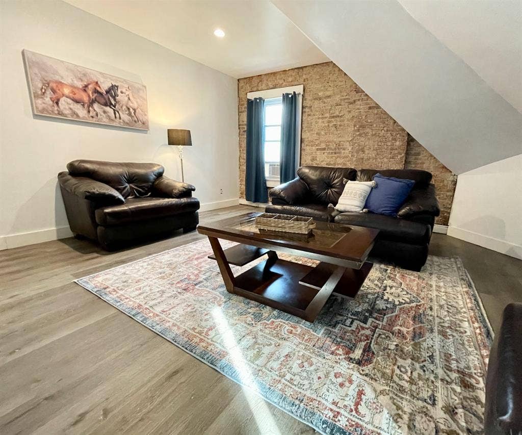 Room for Rent Inside of MANSION!