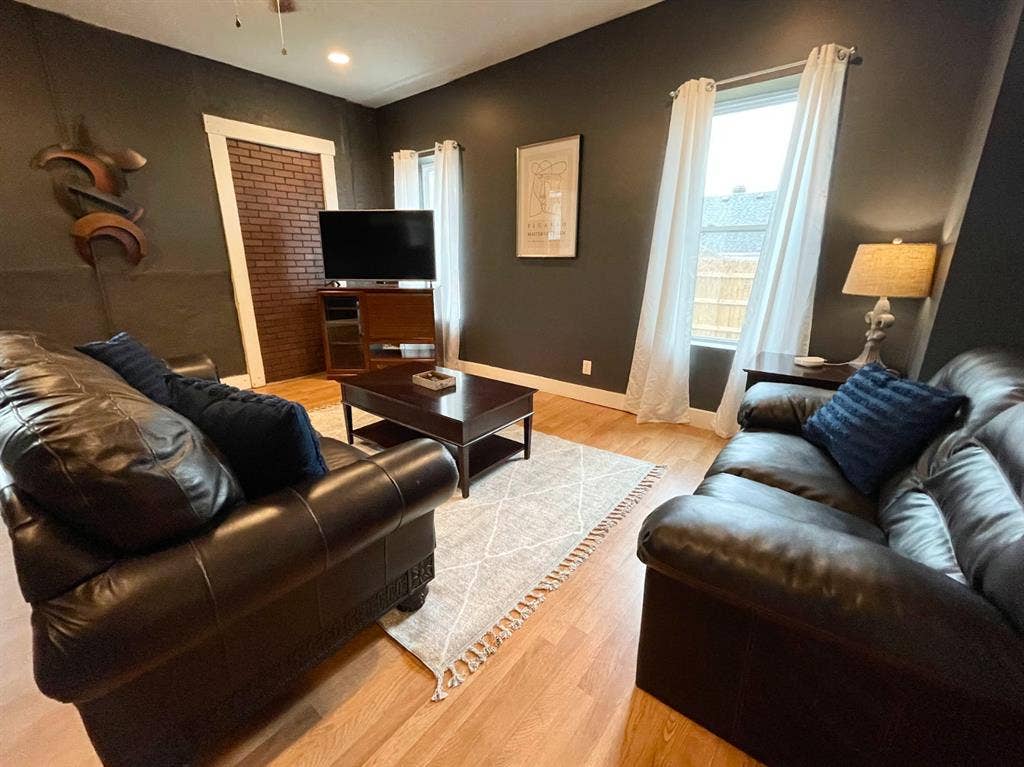 Room for Rent Inside of MANSION!