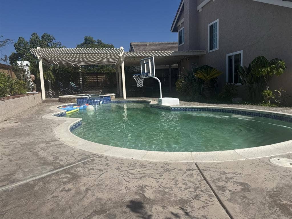 Room for rent in beautiful home