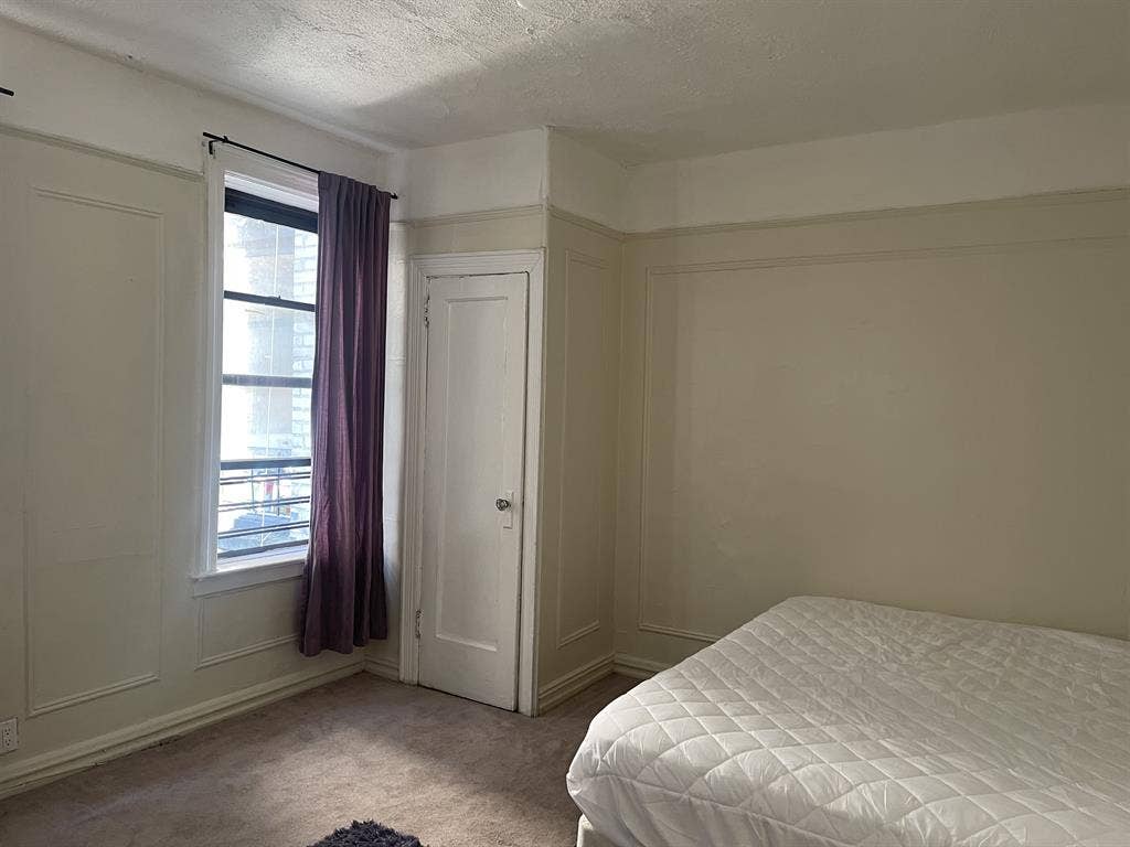 Furnished room for rent, util. Inc.