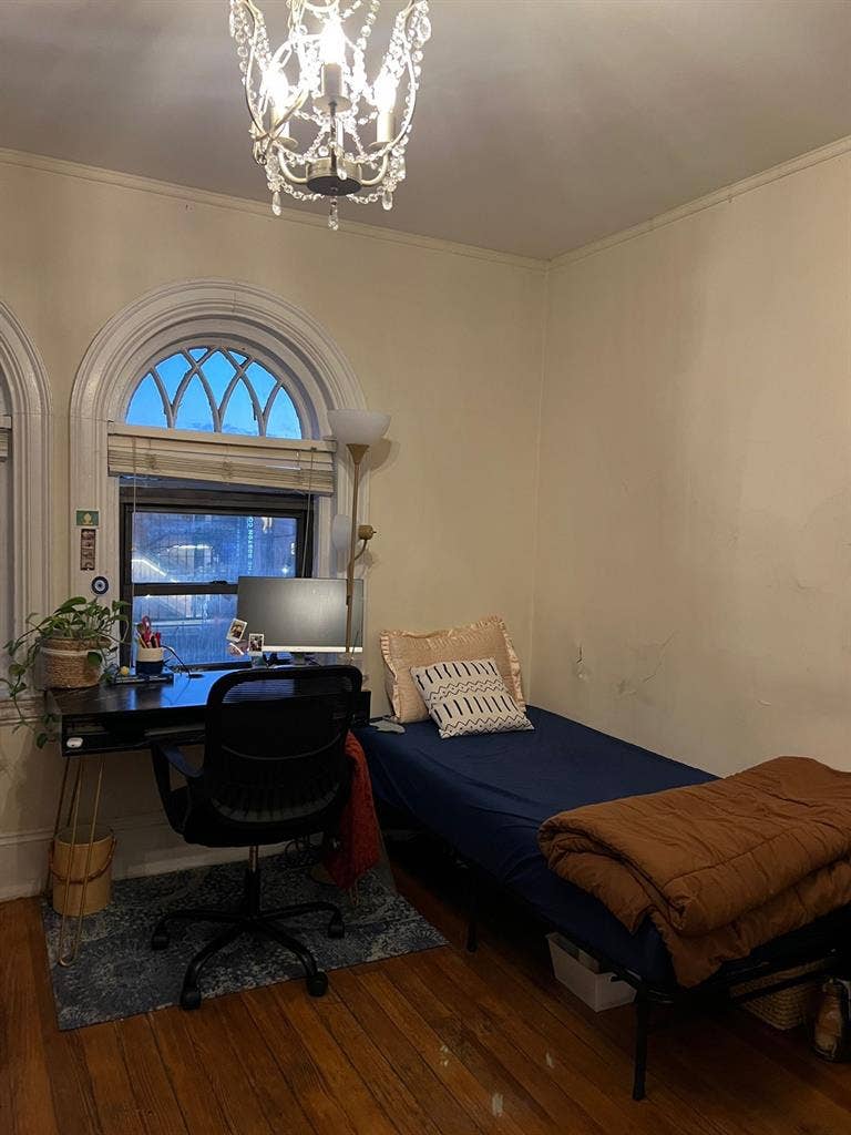 Shared room spot (Female)