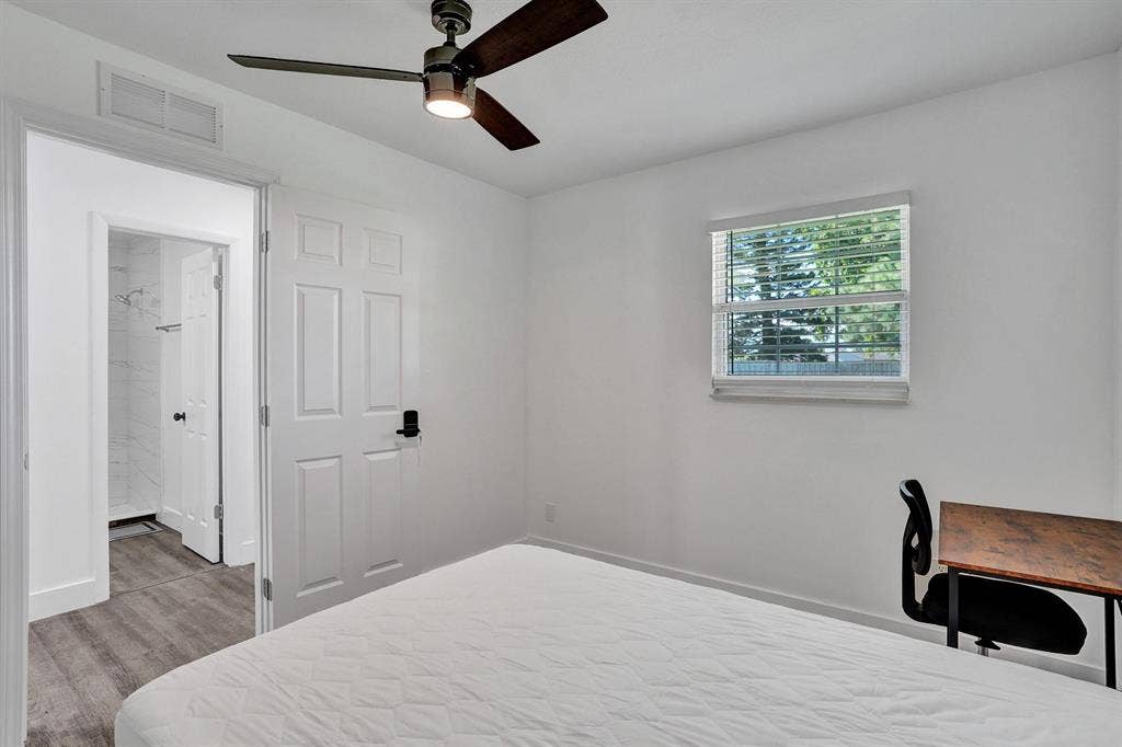 6 BR in Port St. Lucie