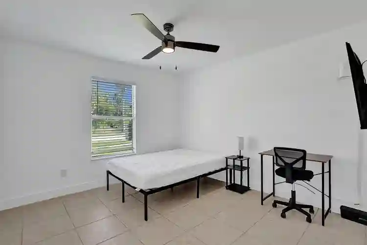 4 BR in Port St. Lucie