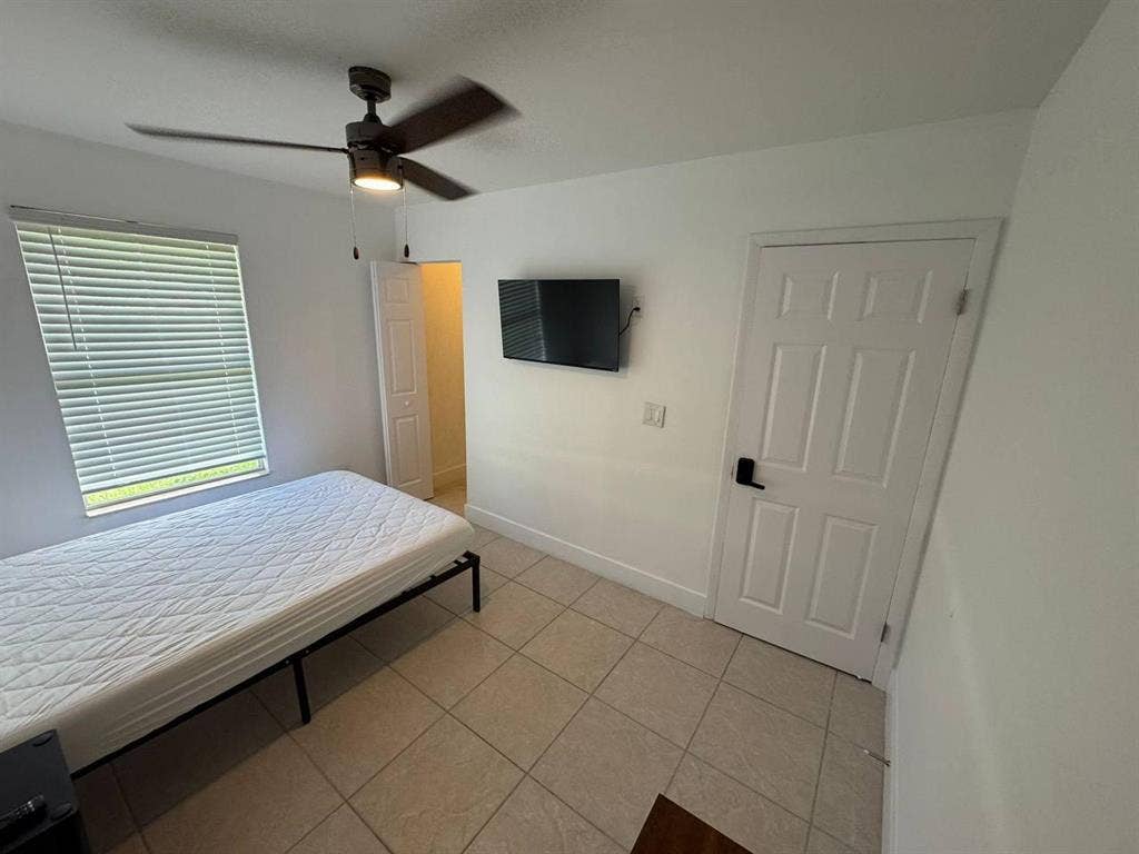 6 BR in Port St. Lucie