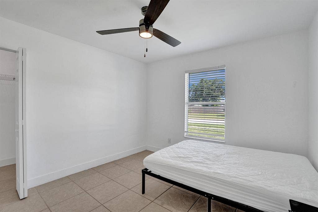 6 BR in Port St. Lucie