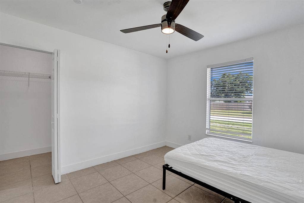 6 BR in Port St. Lucie