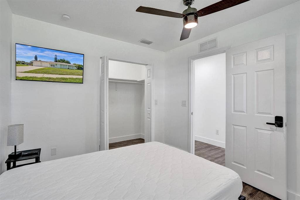 6 BR in Port St. Lucie