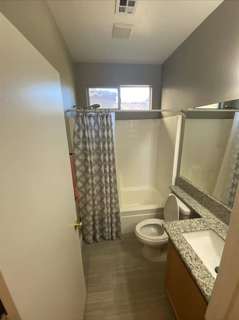 Private Room and Bathroom