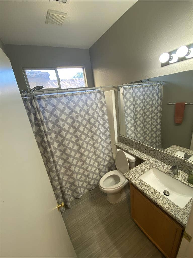 Private Room and Bathroom