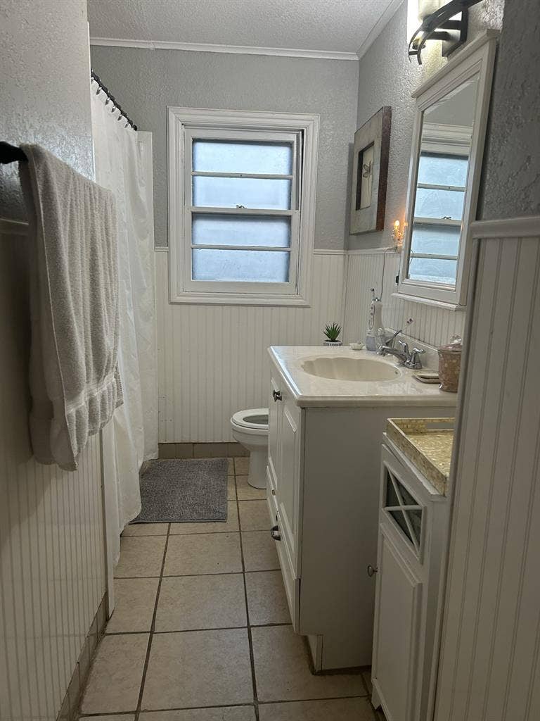 Furn room Dec 1 utilities incl