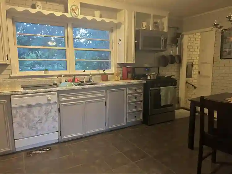 Furn room Dec 1 utilities incl