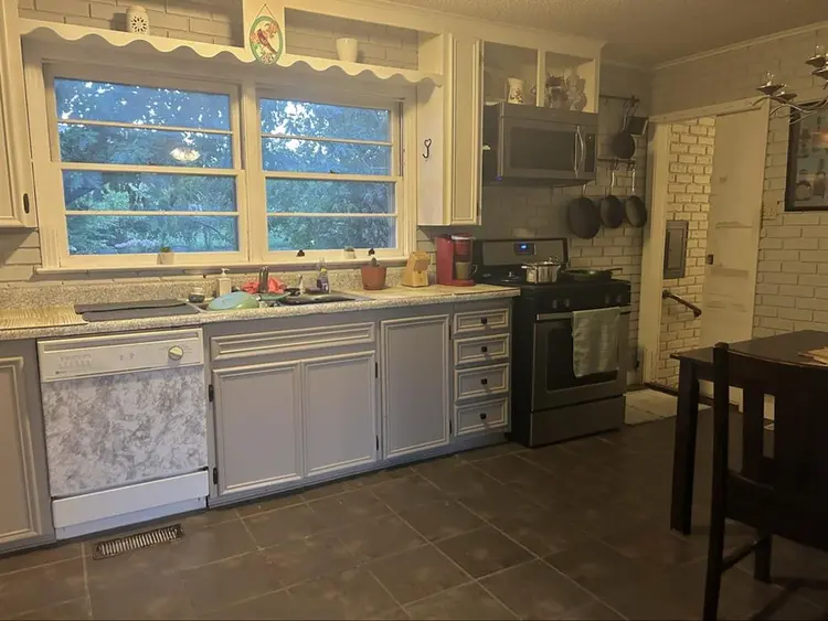 Furn room Dec 1 utilities incl