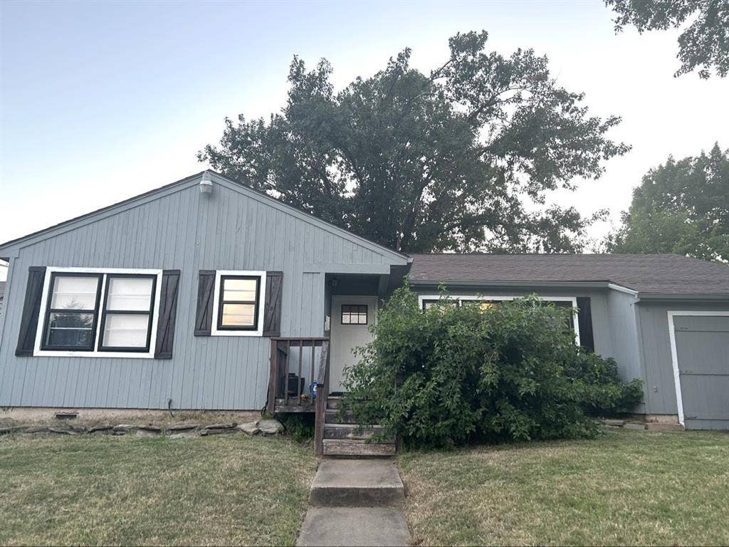 Furn room Dec 1 utilities incl