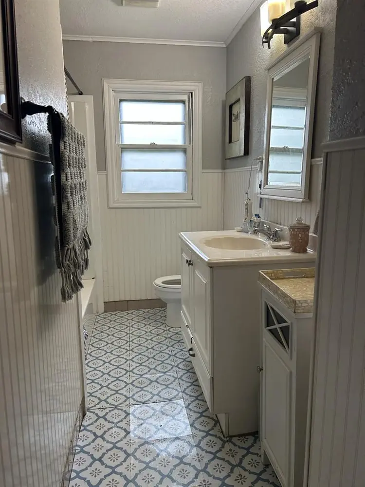 Furn room
avail asap in Tulsa