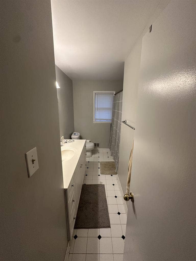 Room for rent $/m in Arlington