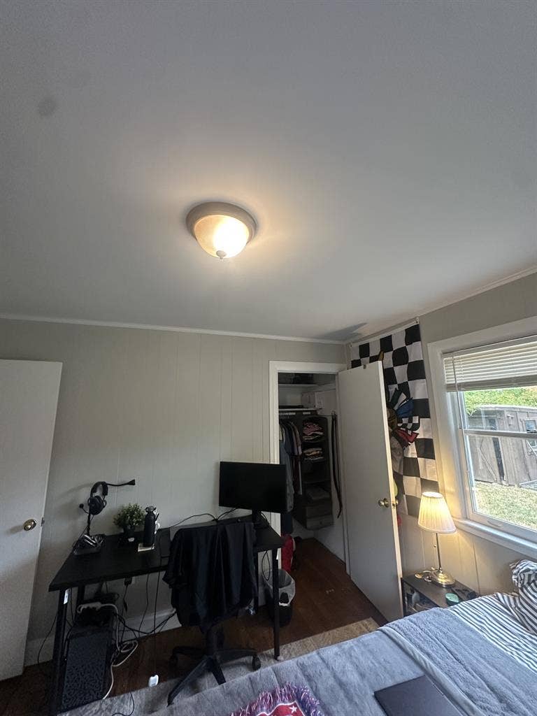 Room for rent $/m in Arlington