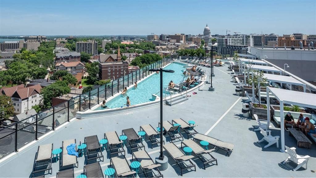 bath Apartment at The Hub!