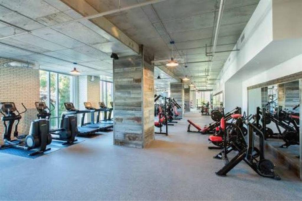 bath Apartment at The Hub!