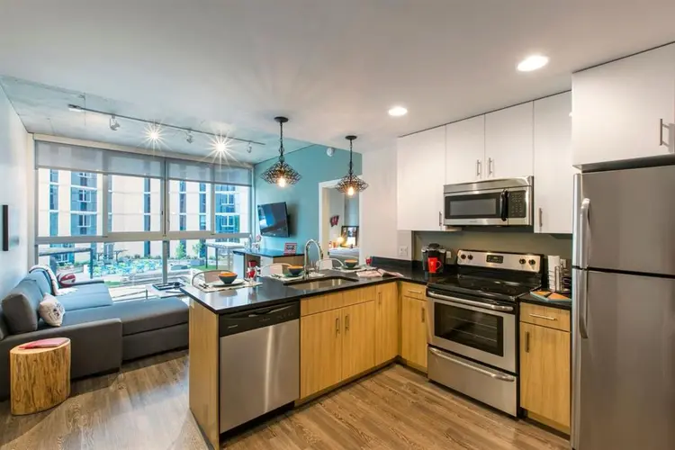 bath Apartment at The Hub!