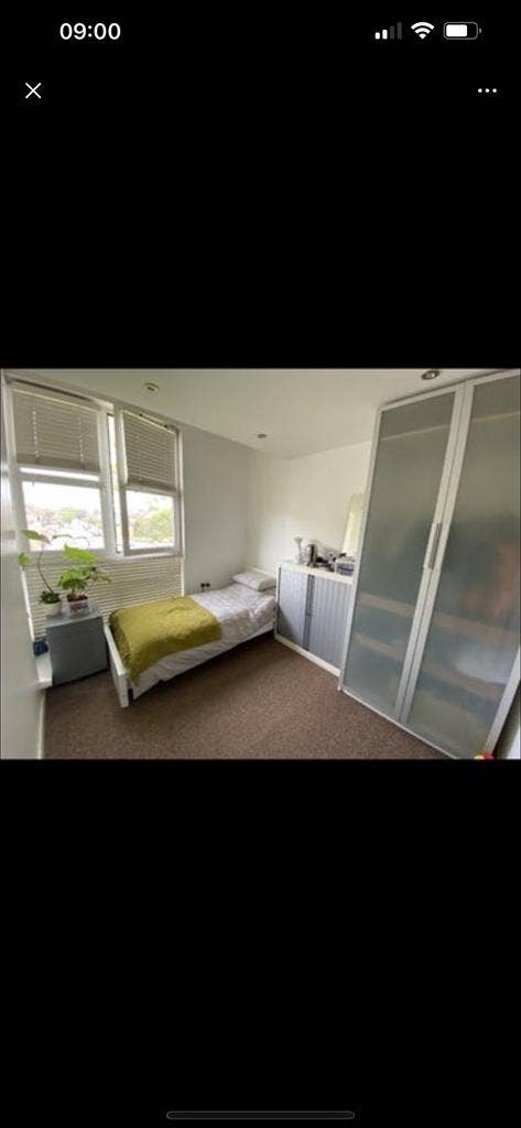 Ewell West Room Available Now