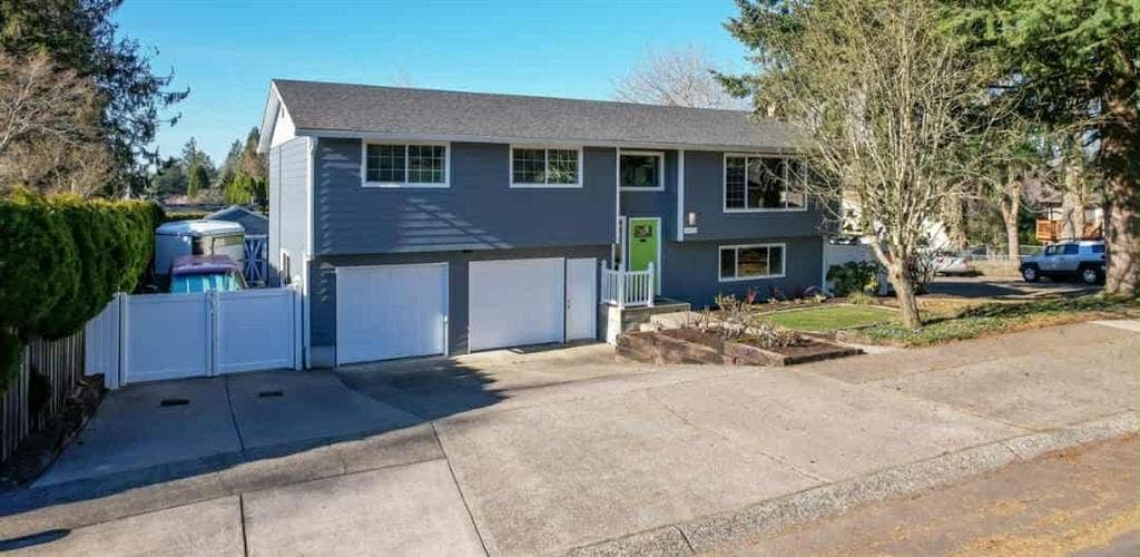 Finished basement room for rent