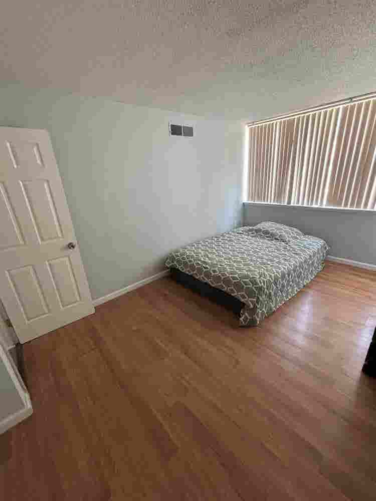Furnished room for rent