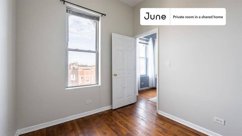 3 BR in Chicago