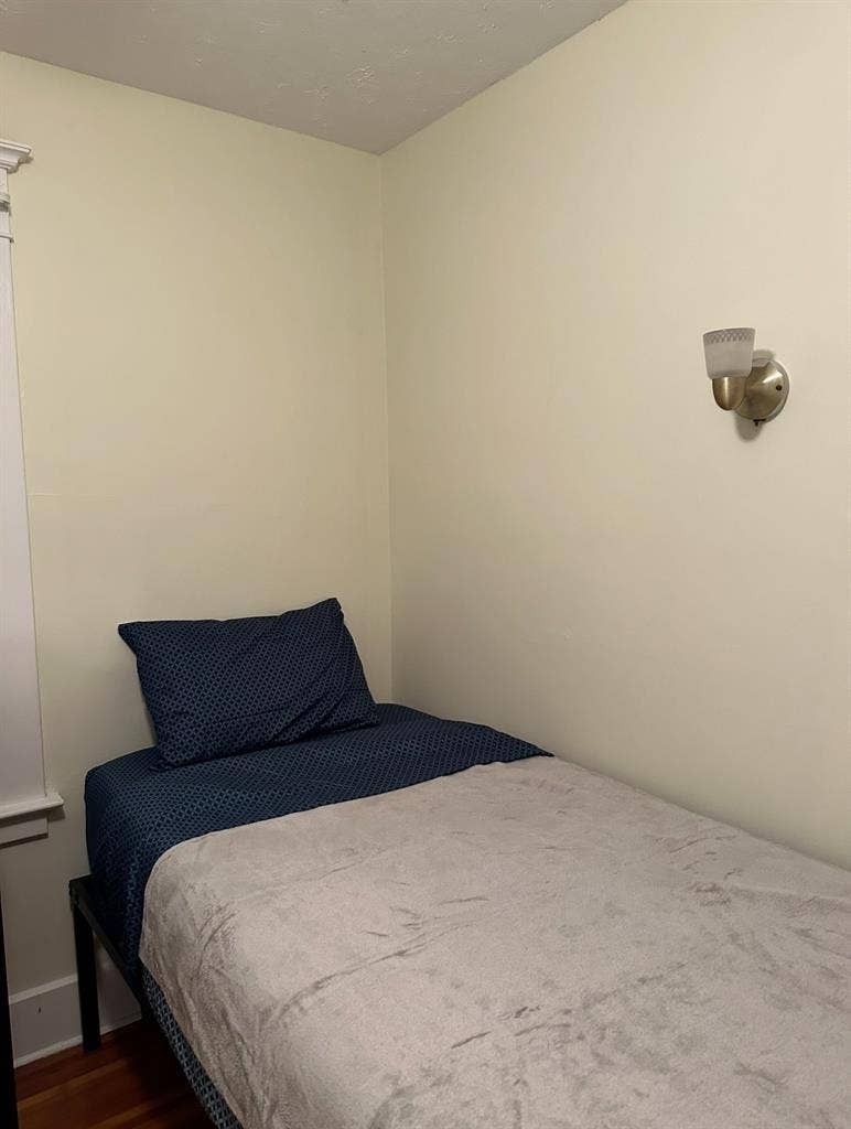 3 Room available