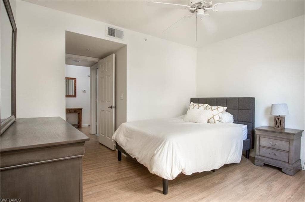 Room for rent in great location!