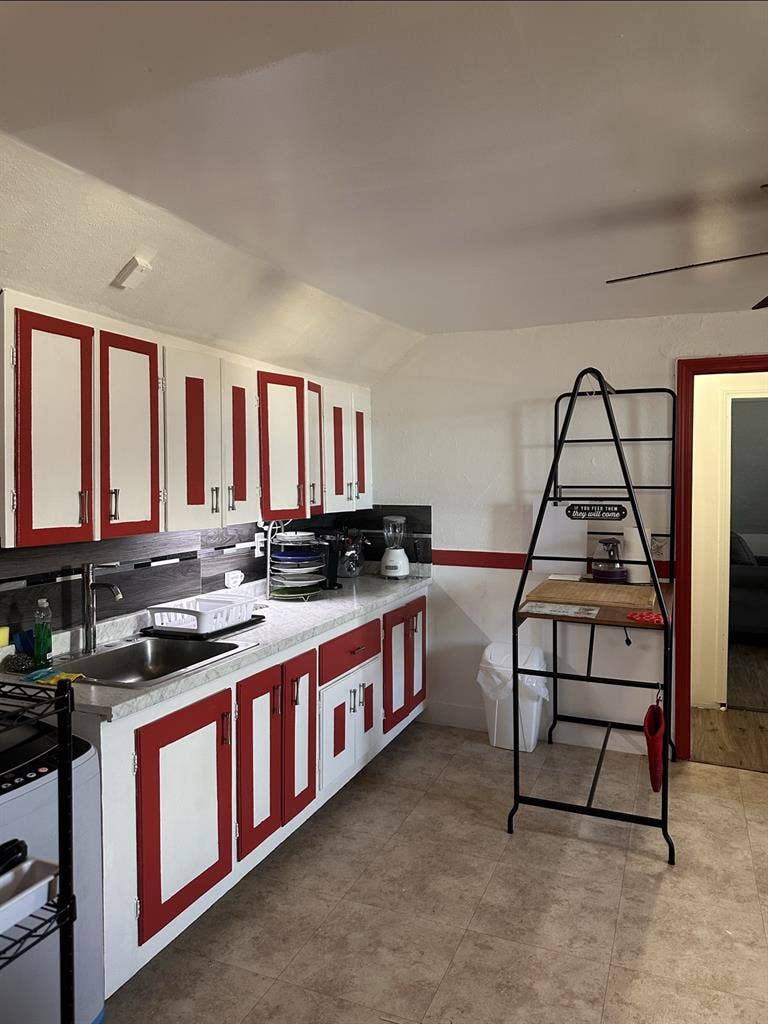 New Listing Holyoke Close to all