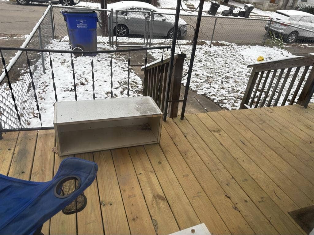 bedroom w/ private full bath Dec