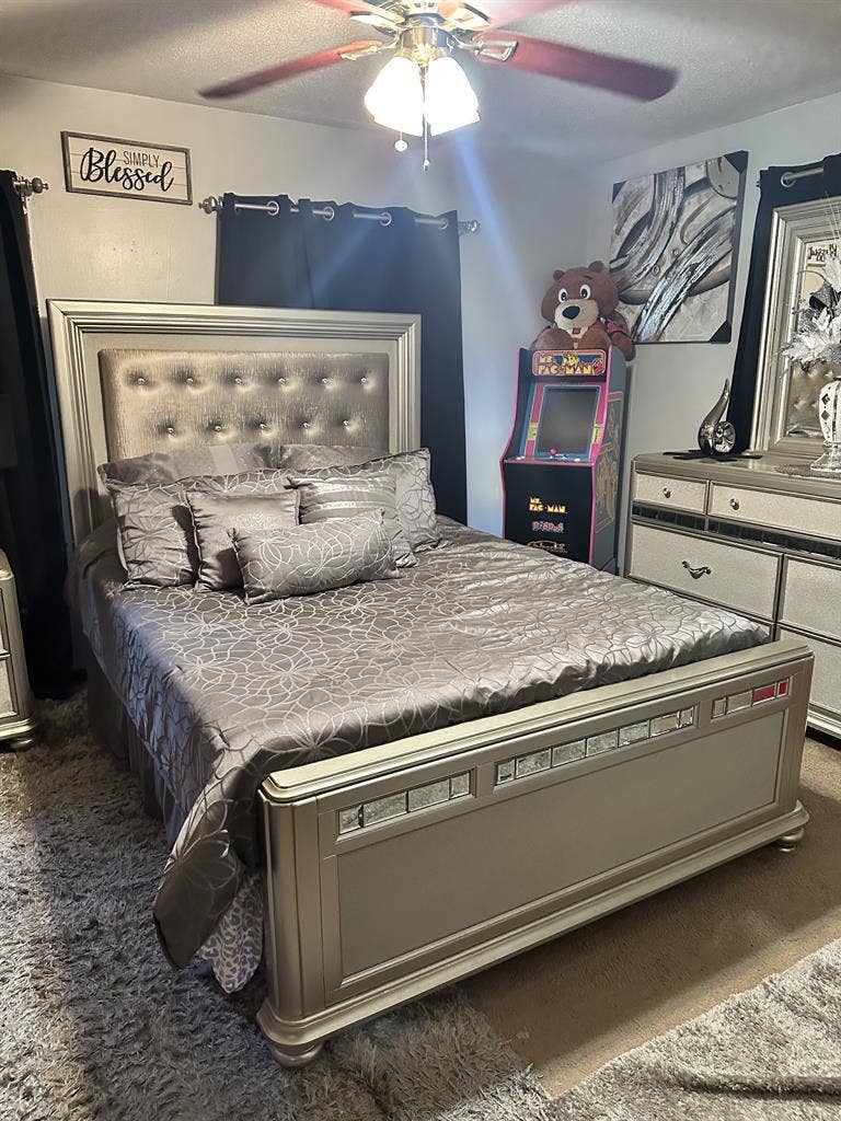 Room for rent in home