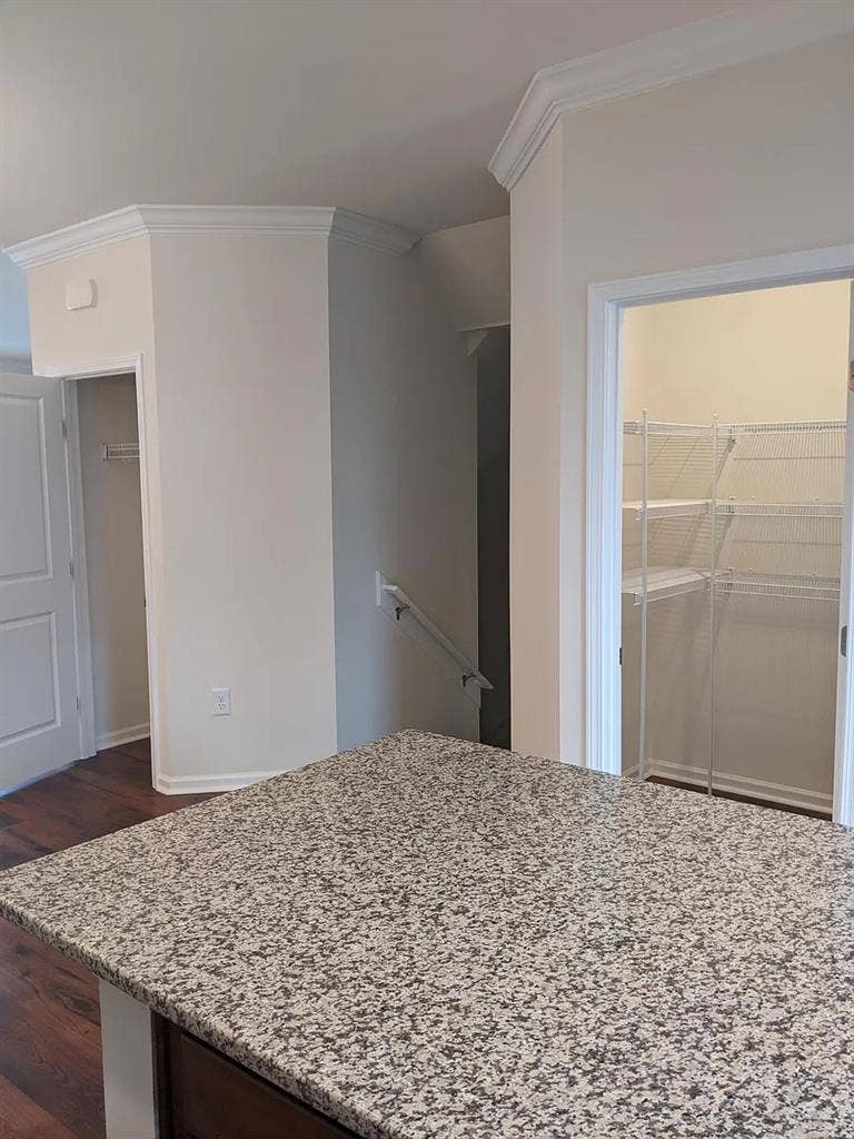 4 BR in Apex