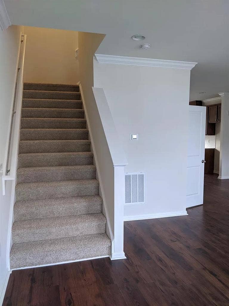 4 BR in Apex