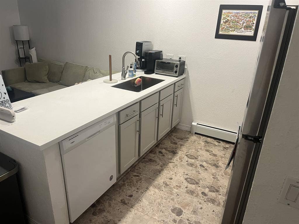 CU Apt On The Hill 3 BED Spring Sub
