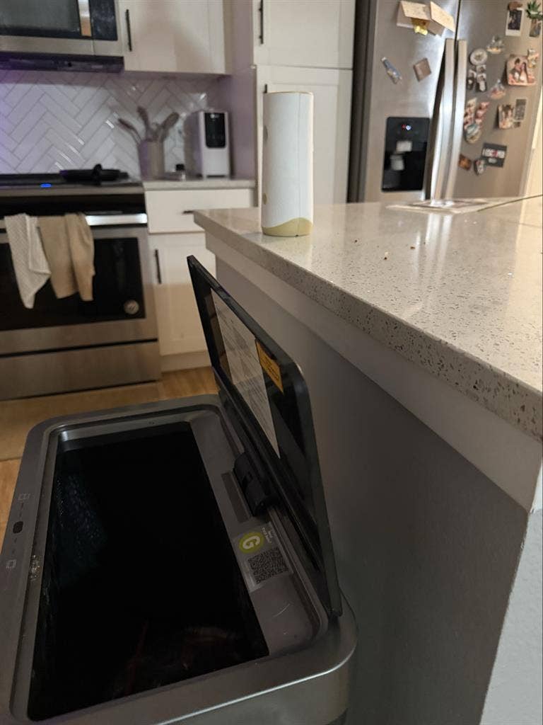 off of Idrive/ need roomie asap