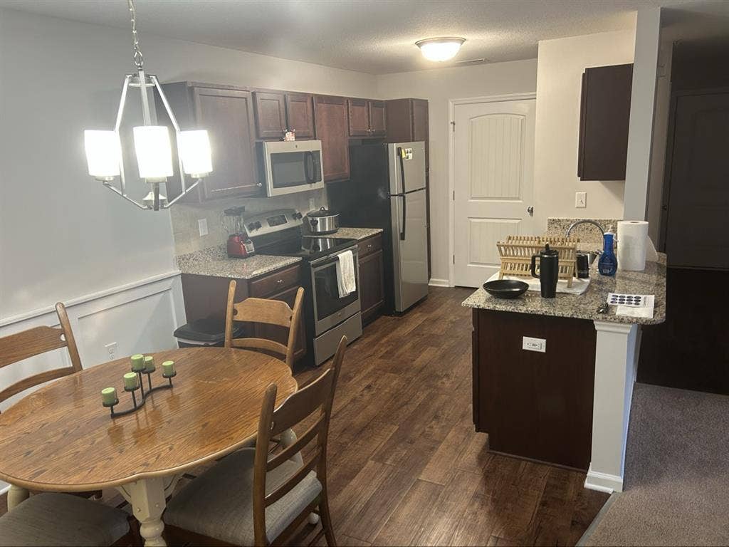 Good Credit 
Roommate wanted