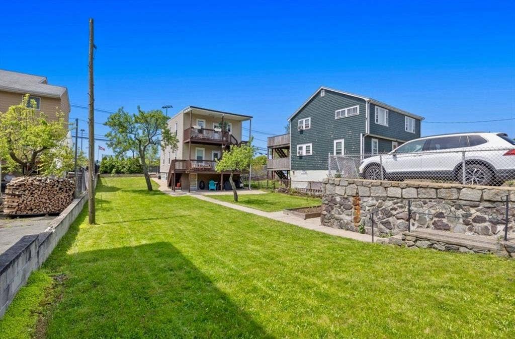 1 Master Bedroom Available in Condo