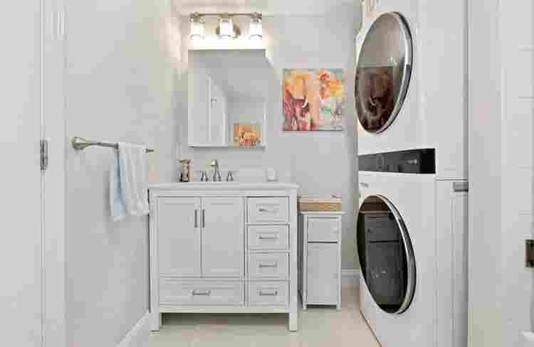 1 Master Bedroom Available in Condo