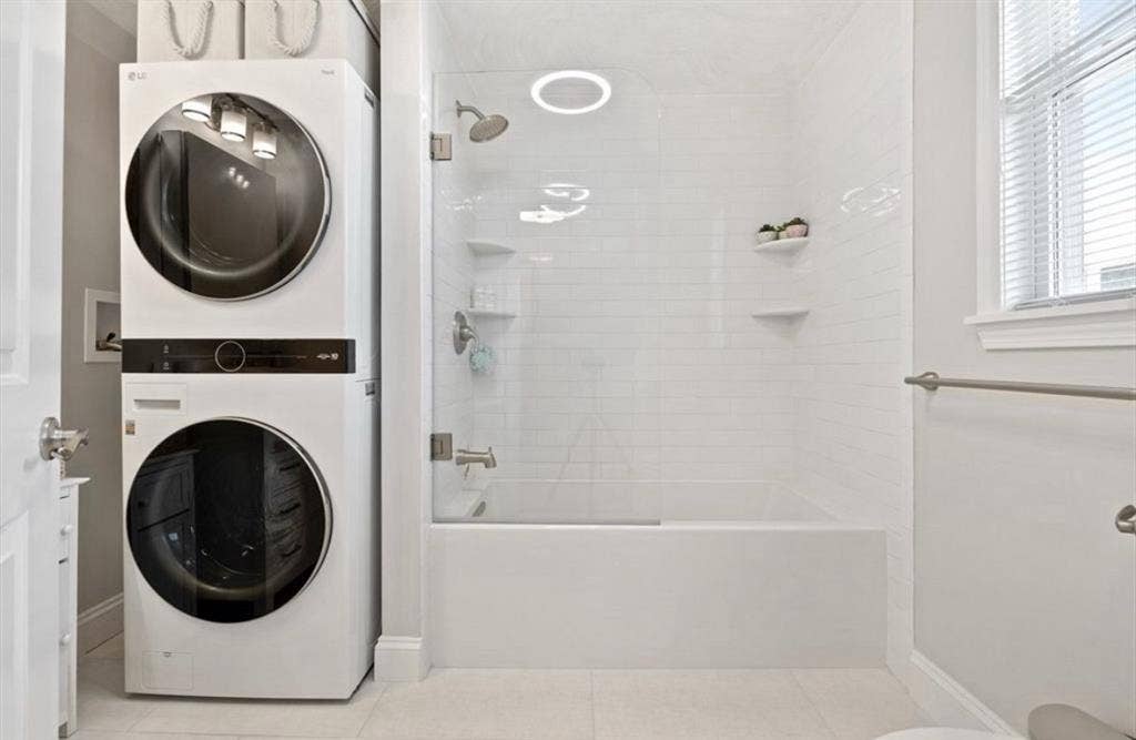 1 Master Bedroom Available in Condo