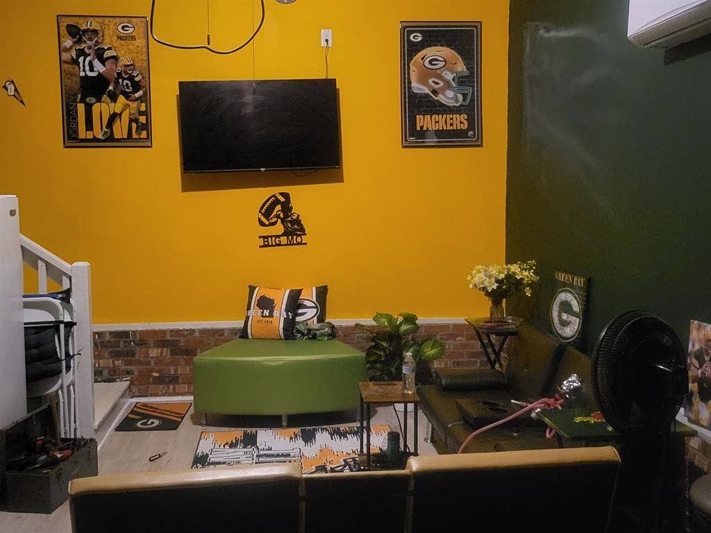 Female roommate yr and older