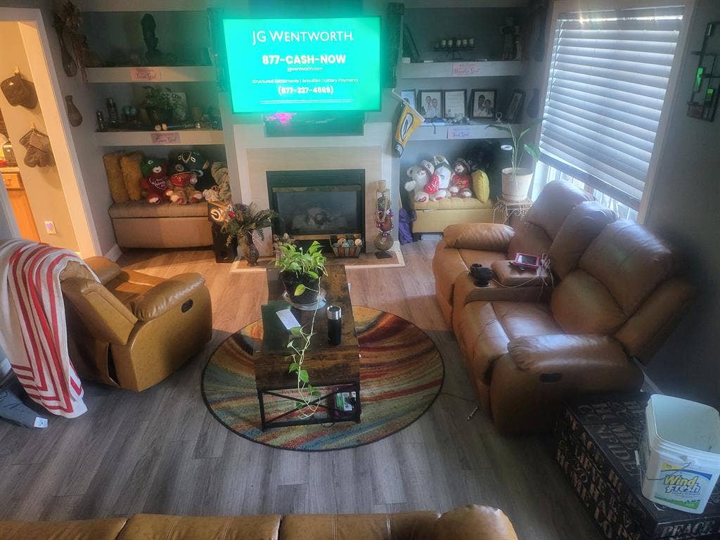 Female roommate yr and older