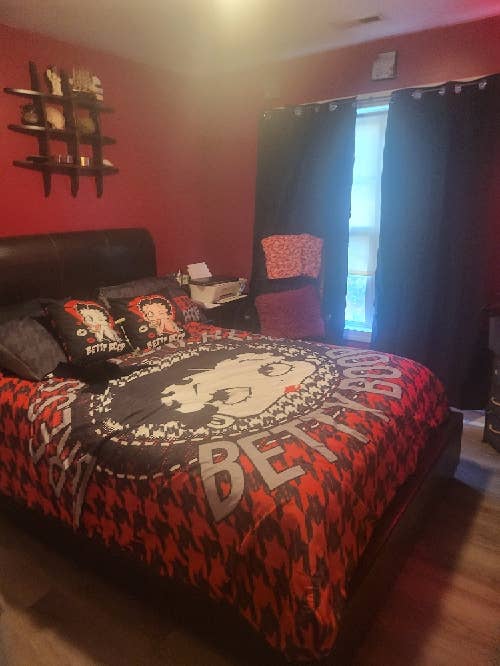 Female roommate yr and older