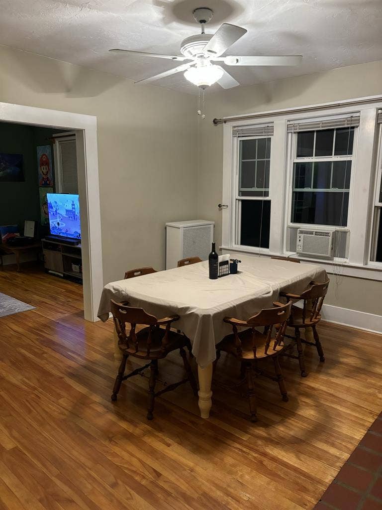 Looking for A Roommate!! :)