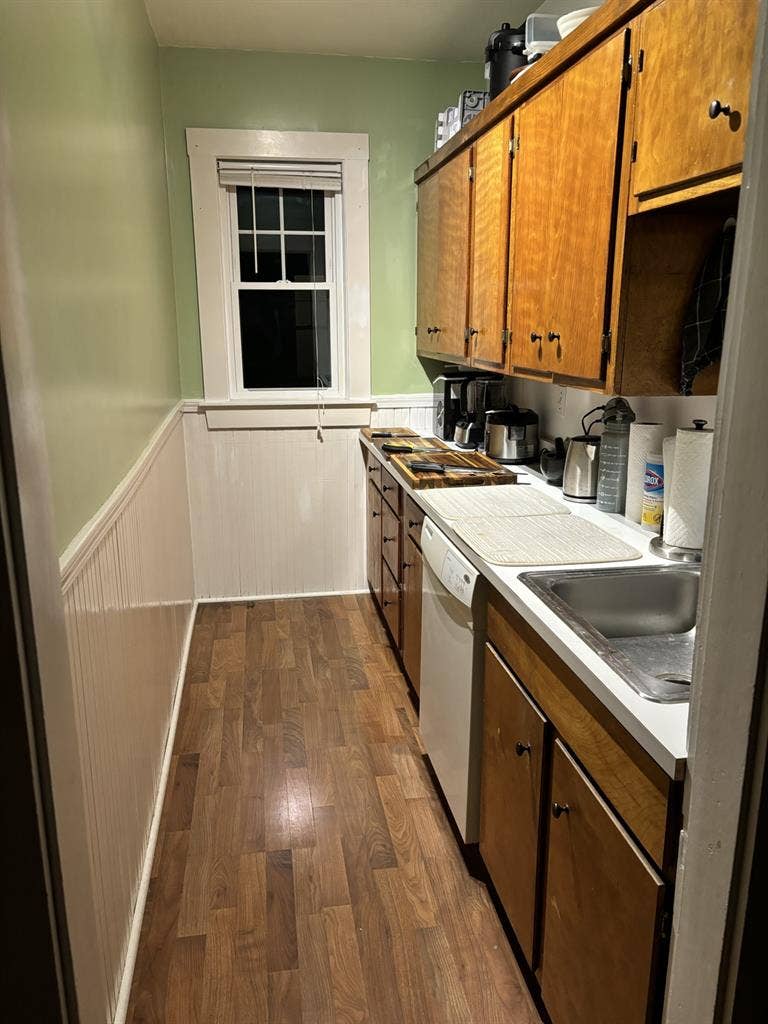 Looking for A Roommate!! :)