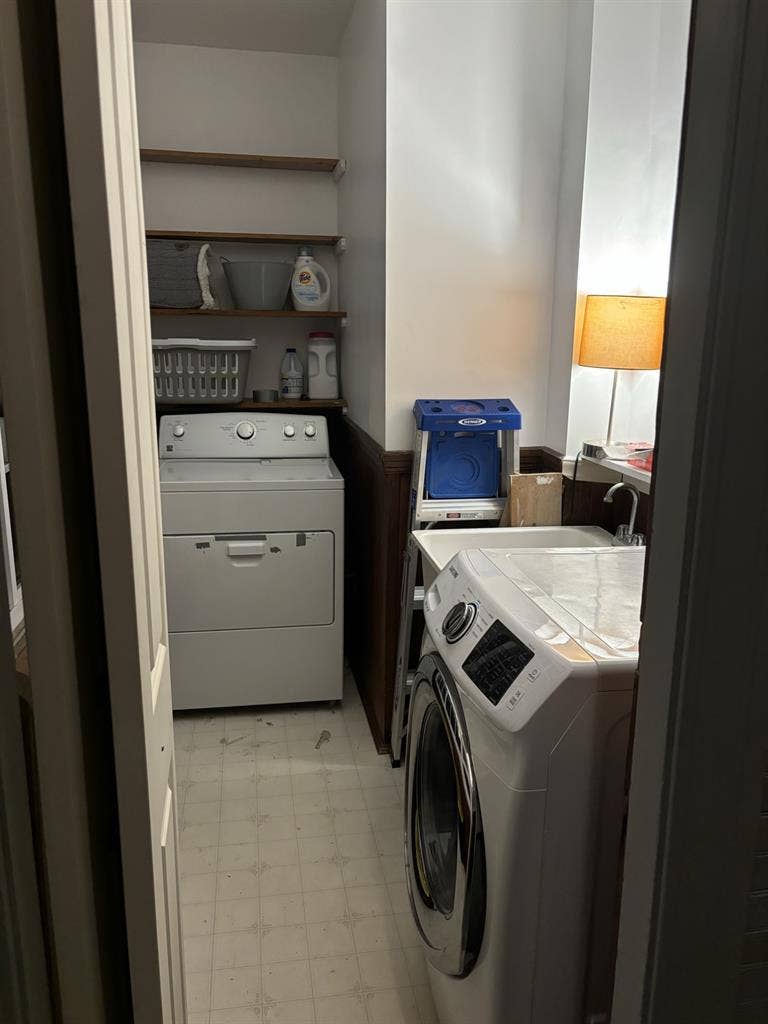 Looking for A Roommate!! :)