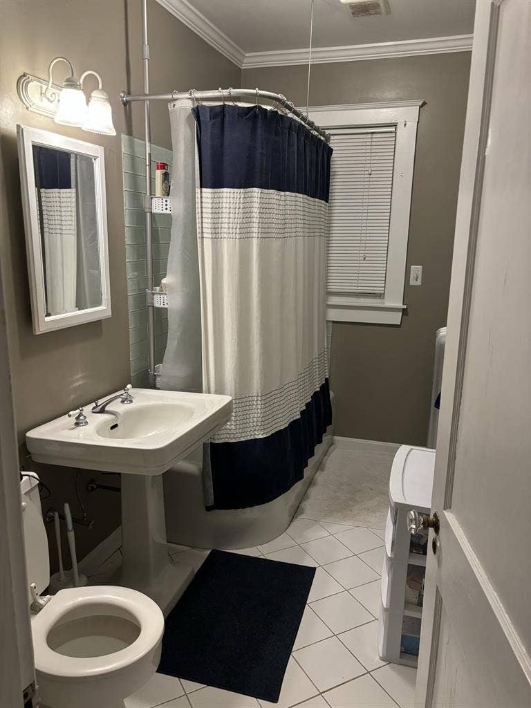 Looking for A Roommate!! :)